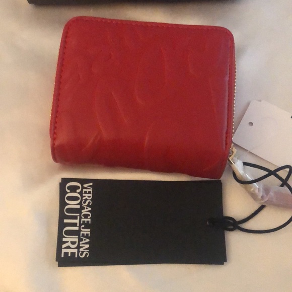 Versace Jeans Couture Range I Embossed ZA Compact Wallet Color Scarlet NWT & Box - Picture 7 of 16